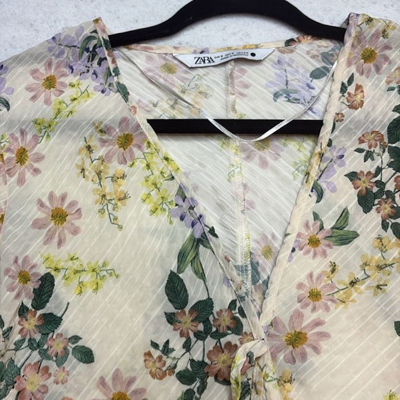 ZARA Floral women  Top - Picture 3 of 6